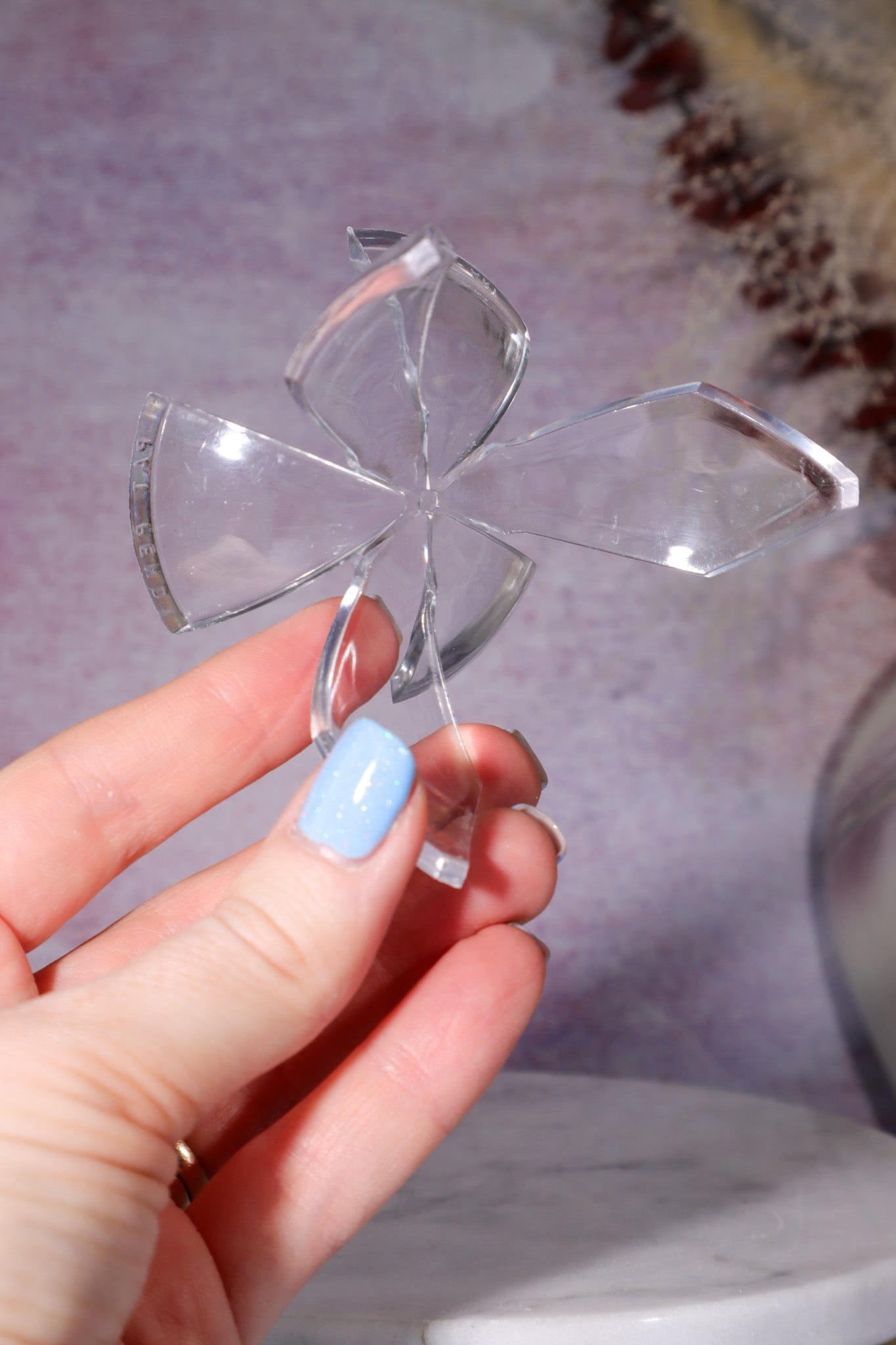 Large Clear Plastic Egg/Sphere Stand Specimen Stand Tali & Loz Crystals