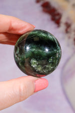Seraphinite Sphere 4.2cm, Russia Spheres Tali & Loz Crystals